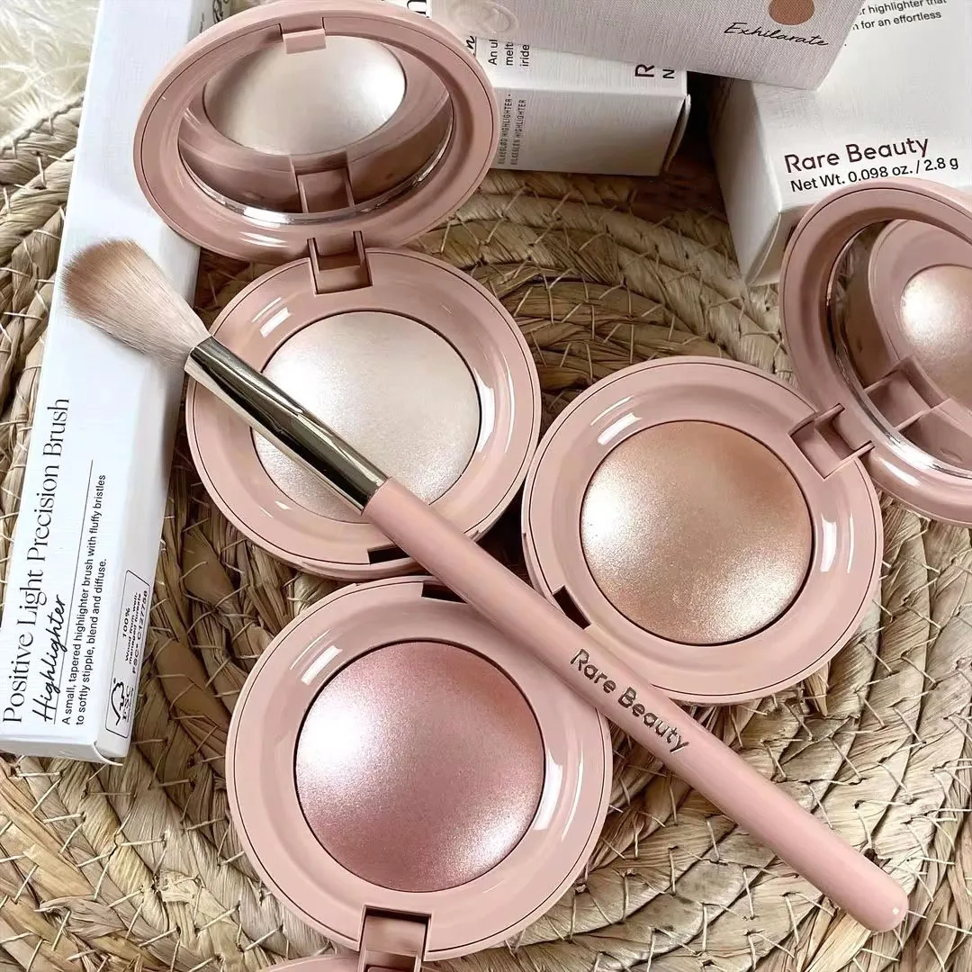 Rare Beauty Light Silky Touch  - Huda Beauty Makeup Set recension och pris